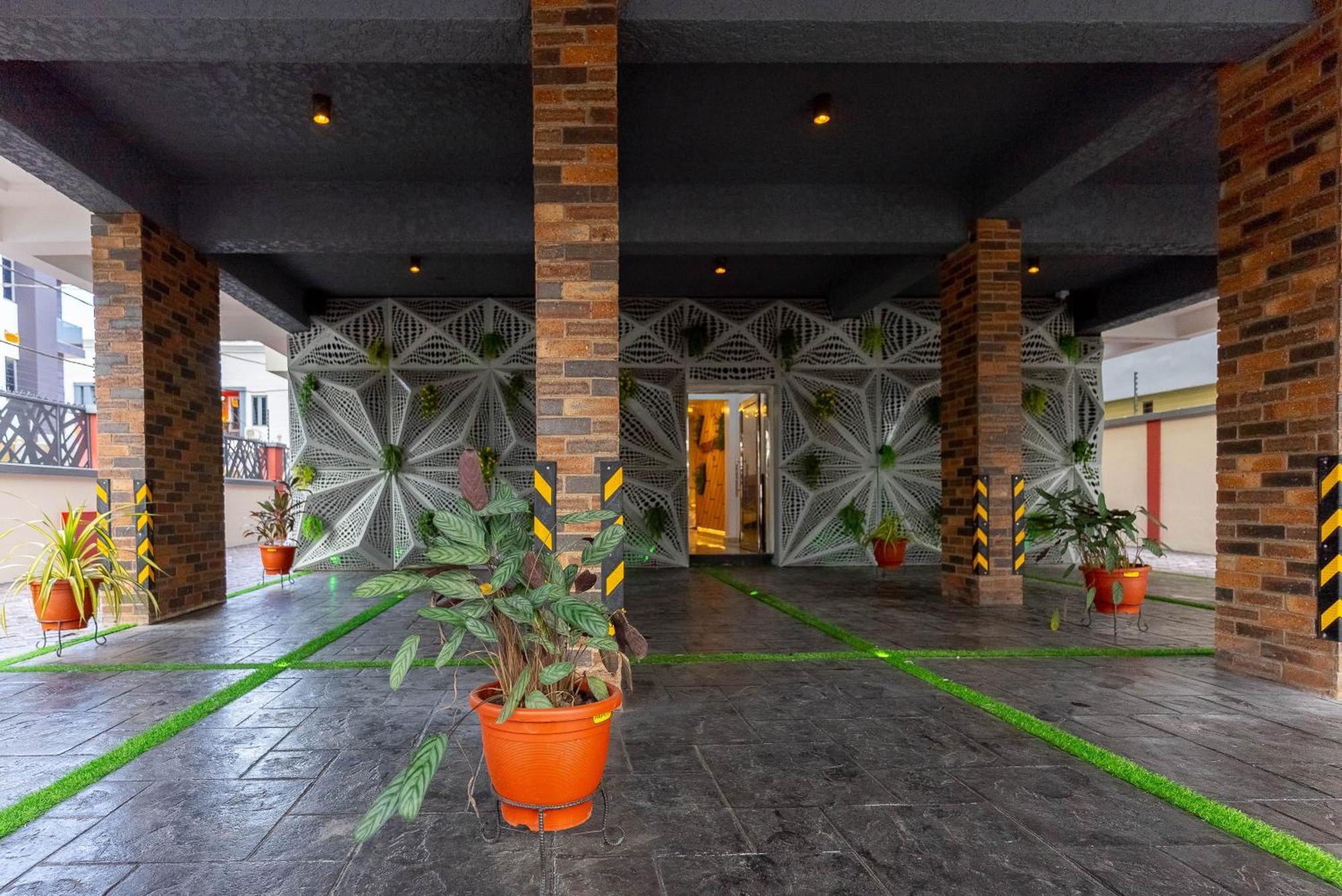 God'S Touch Apartments Remi Fani Kayode Gra. Икея Экстерьер фото