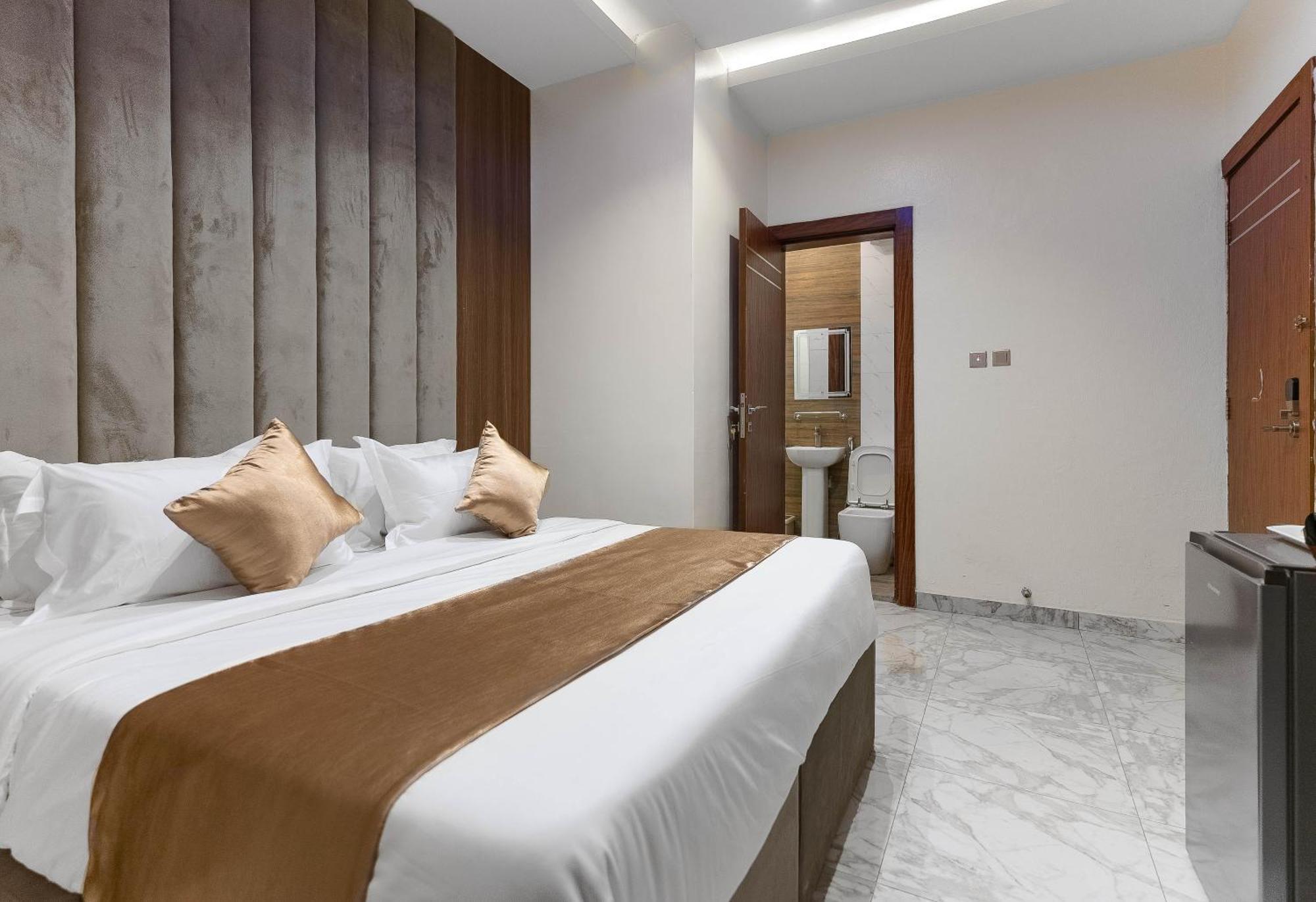 God'S Touch Apartments Remi Fani Kayode Gra. Икея Экстерьер фото